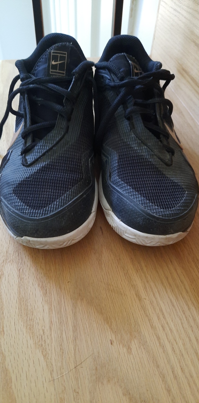 Nike Women’s Black Athletic Sneakers with Gold Swoosh Accent Size 6 - Picture 7 of 8